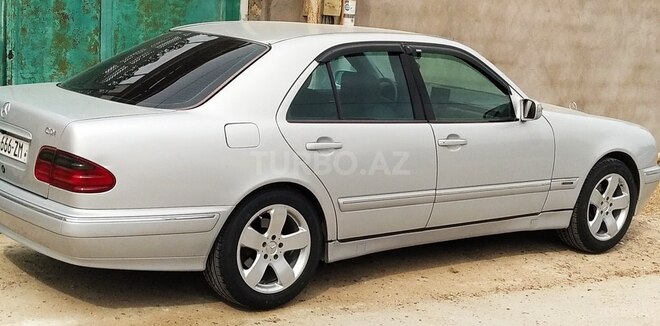 Mercedes E 270 2001, 240,000 km - 2.7 l - Bakı
