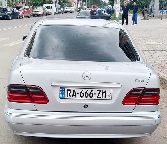 Mercedes E 270 2001, 240,000 km - 2.7 l - Bakı