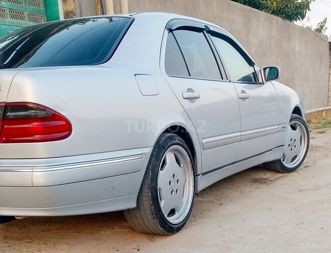 Mercedes E 270 2001, 240,000 km - 2.7 l - Bakı