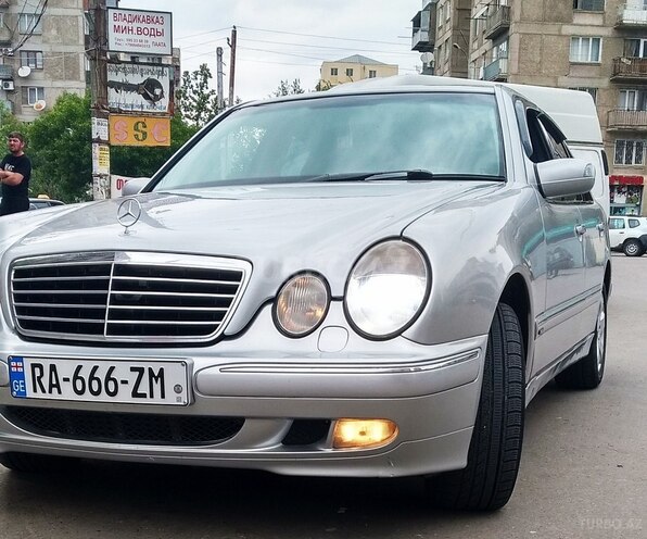 Mercedes E 270 2001, 240,000 km - 2.7 l - Bakı