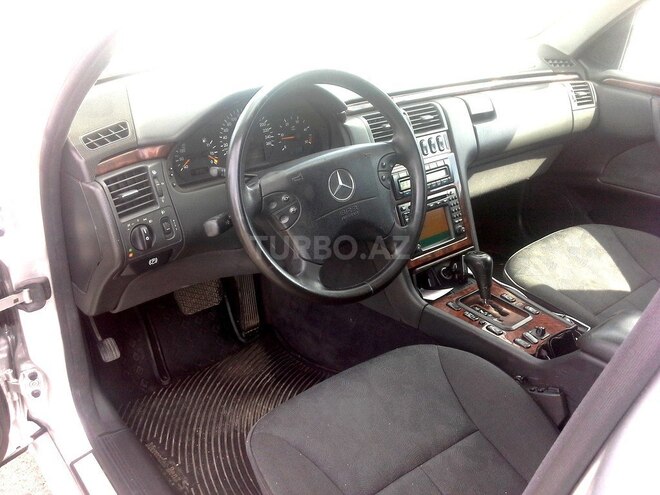 Mercedes E 220 2000, 317,000 km - 2.2 l - Bakı