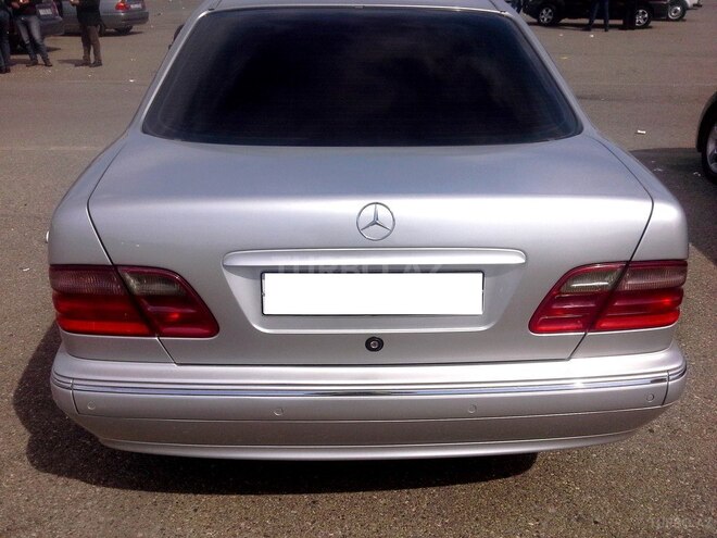 Mercedes E 220 2000, 317,000 km - 2.2 l - Bakı