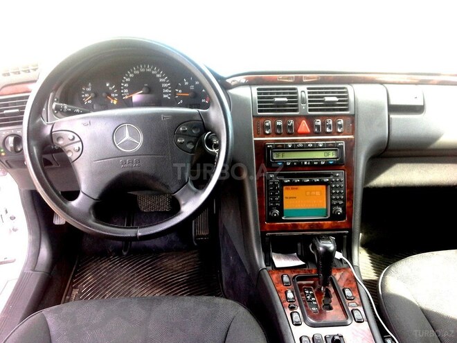 Mercedes E 220 2000, 317,000 km - 2.2 l - Bakı
