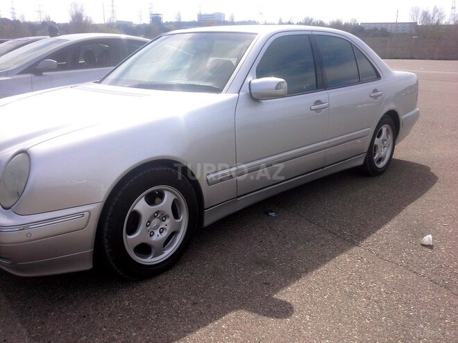 Mercedes E 220 2000, 317,000 km - 2.2 l - Bakı