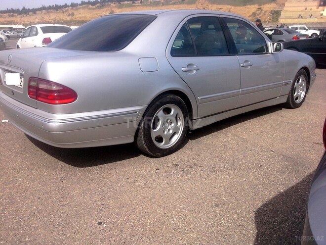 Mercedes E 220 2000, 317,000 km - 2.2 l - Bakı