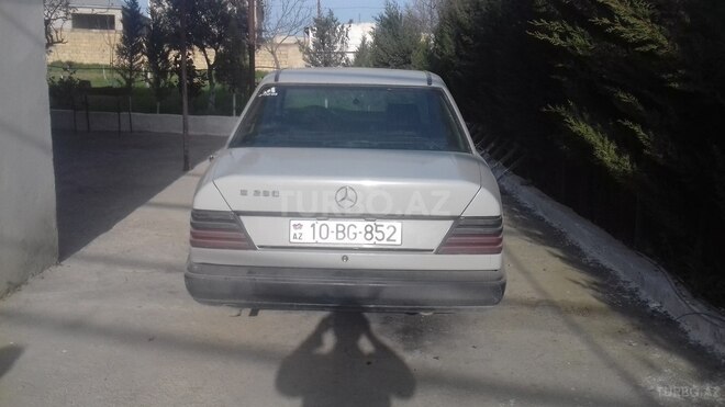 Mercedes E 230 1987, 300,000 km - 2.3 л - Bakı