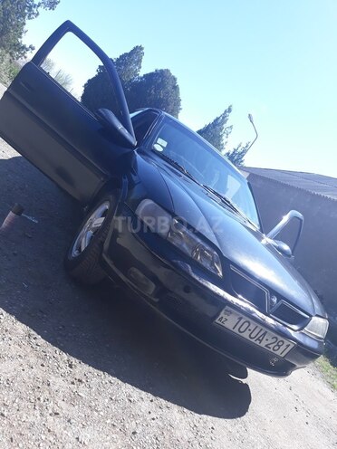 Opel Vectra 1998, 490,000 km - 2.0 l - Qazax