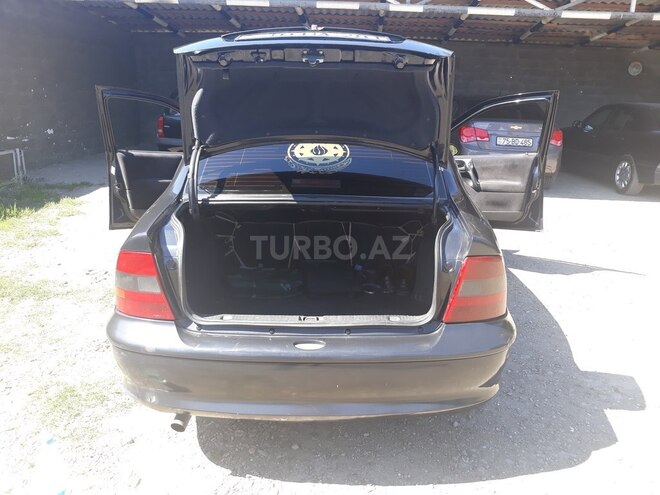 Opel Vectra 1998, 490,000 km - 2.0 l - Qazax