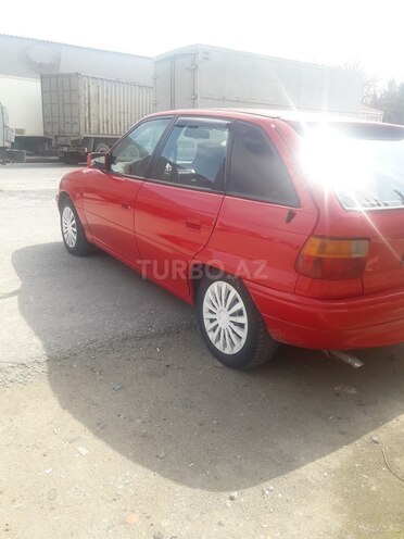 Opel Astra 1994, 300,000 km - 1.6 л - Bakı