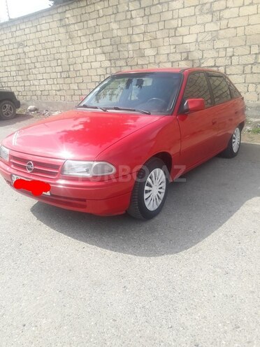 Opel Astra 1994, 300,000 km - 1.6 л - Bakı