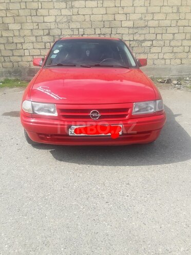 Opel Astra 1994, 300,000 km - 1.6 л - Bakı