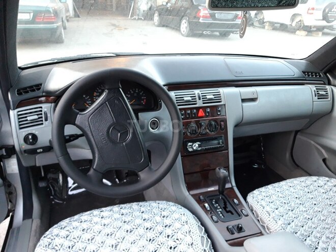 Mercedes E 230 1997, 250,000 km - 2.3 l - Bakı