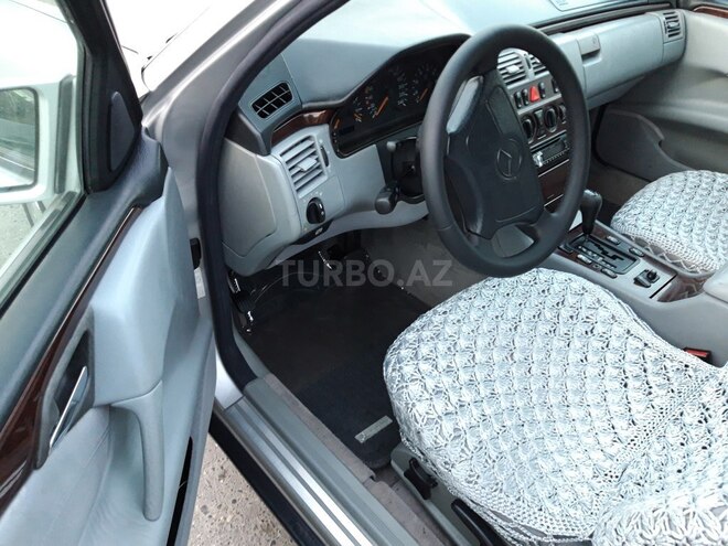 Mercedes E 230 1997, 250,000 km - 2.3 l - Bakı