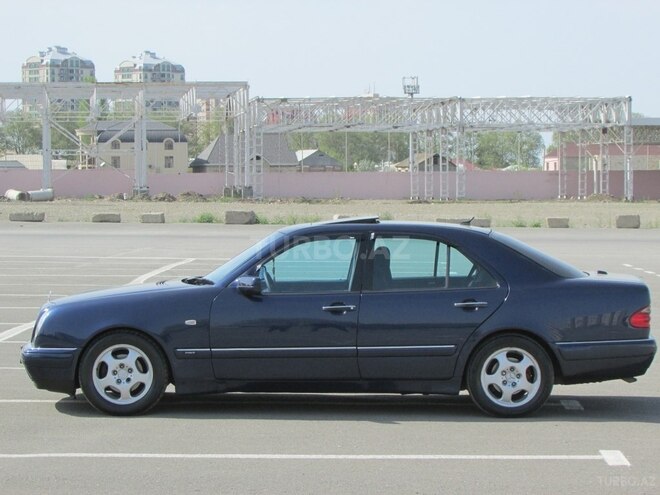 Mercedes E 260 1999, 280,900 km - 2.6 l - Gəncə