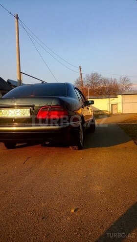 Mercedes E 280 1998, 349,000 km - 2.8 l - İsmayıllı