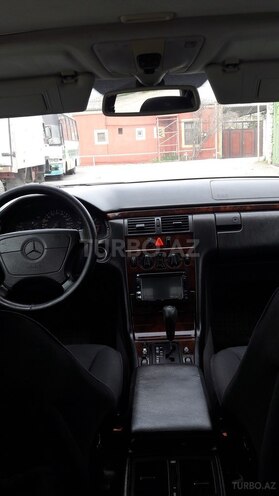 Mercedes E 230 1997, 323,725 km - 2.3 l - Bakı