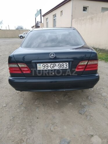 Mercedes E 200 2000, 217,500 km - 2.0 l - Göygöl
