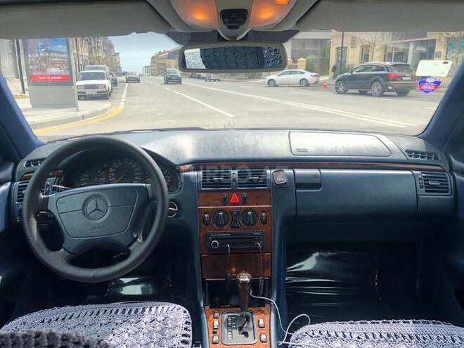 Mercedes E 240 1998, 262,000 km - 2.4 l - Bakı