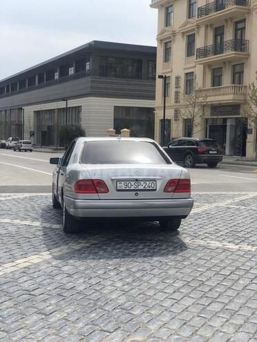Mercedes E 240 1998, 262,000 km - 2.4 l - Bakı
