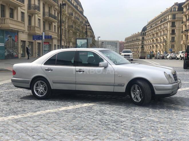 Mercedes E 240 1998, 262,000 km - 2.4 l - Bakı