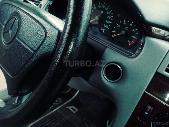 Mercedes E 230 1997, 430,000 km - 2.3 л - Bakı