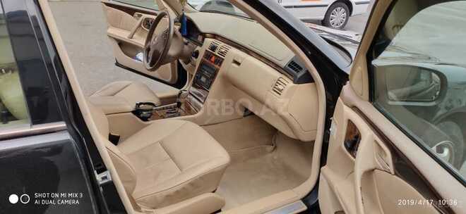 Mercedes E 320 2001, 302,000 km - 3.2 l - Bakı
