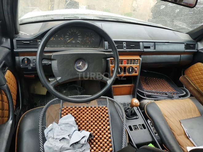 Mercedes E 300 1987, 500,000 km - 0.3 l - Bakı