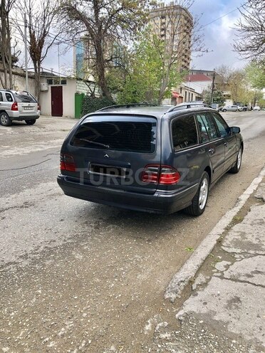 Mercedes E 220 2000, 380,000 km - 2.2 л - Bakı