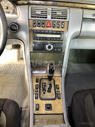 Mercedes E 220 2000, 380,000 km - 2.2 л - Bakı