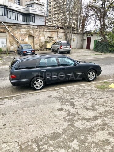 Mercedes E 220 2000, 380,000 km - 2.2 л - Bakı