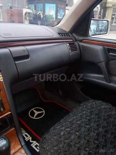 Mercedes E 220 1998, 325,000 km - 2.2 л - Bakı