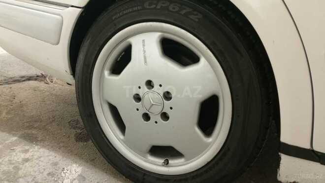 Mercedes E 280 1999, 333,000 km - 2.8 l - Bakı