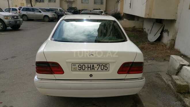 Mercedes E 280 1999, 333,000 km - 2.8 l - Bakı