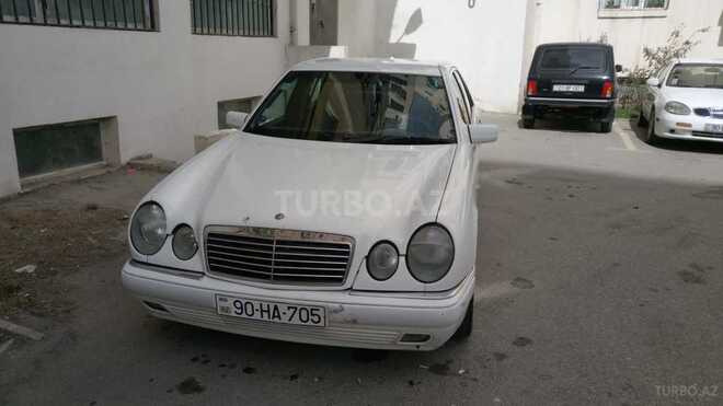 Mercedes E 280 1999, 333,000 km - 2.8 l - Bakı