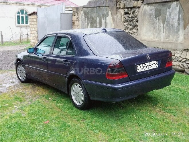 Mercedes C 220 1999, 12,345 km - 2.2 л - Qusar