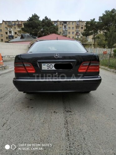 Mercedes E 240 2001, 290,000 km - 2.6 l - Bakı
