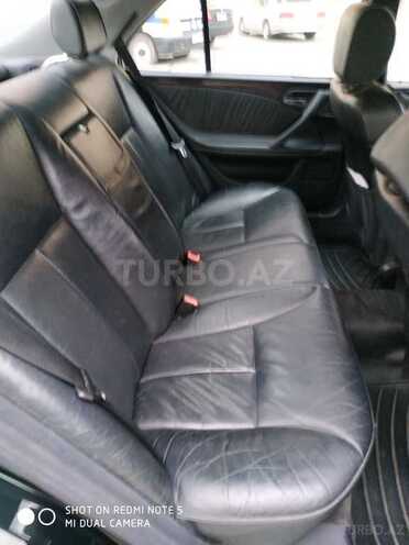 Mercedes E 240 2001, 290,000 km - 2.6 l - Bakı