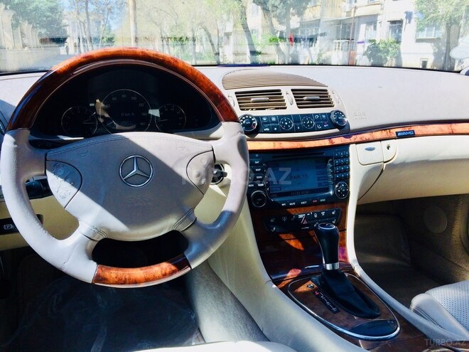 Mercedes E 320 2004, 167,500 km - 3.2 l - Bakı