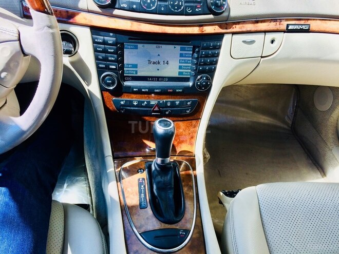 Mercedes E 320 2004, 167,500 km - 3.2 l - Bakı