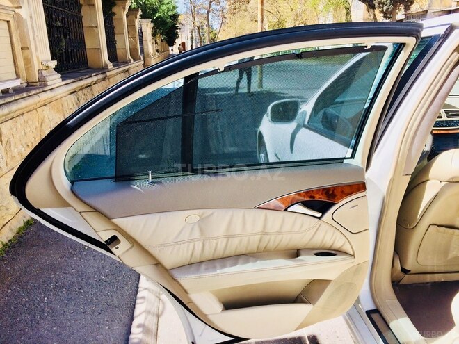 Mercedes E 320 2004, 167,500 km - 3.2 l - Bakı