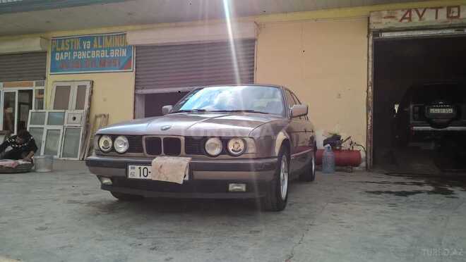 BMW 525 1988, 33,333 km - 2.5 л - Sabirabad