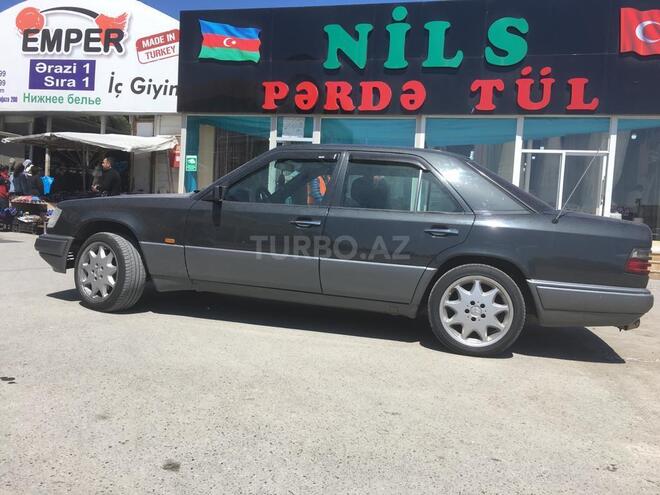 Mercedes E 220 1994, 270,000 km - 2.2 l - Bakı