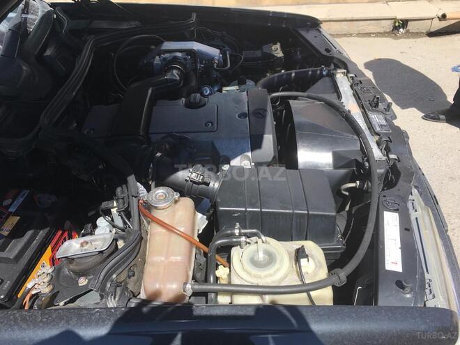Mercedes E 220 1994, 270,000 km - 2.2 l - Bakı