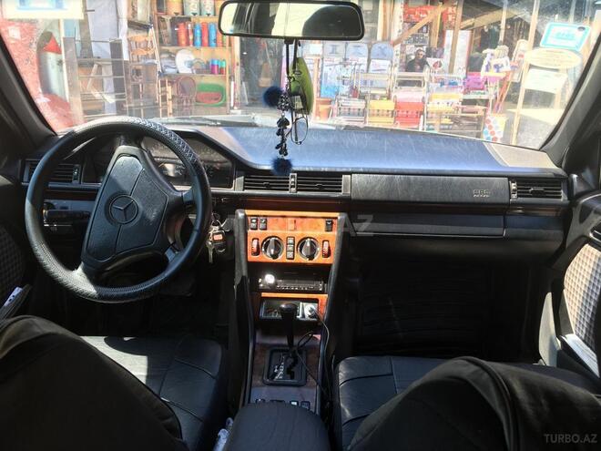 Mercedes E 220 1994, 270,000 km - 2.2 l - Bakı
