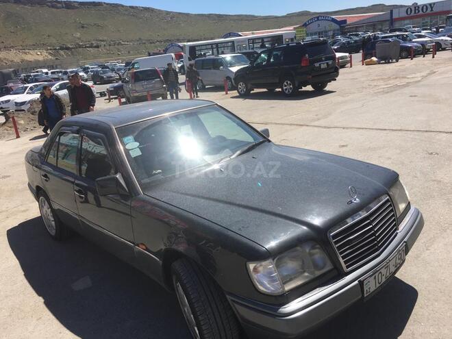 Mercedes E 220 1994, 270,000 km - 2.2 l - Bakı