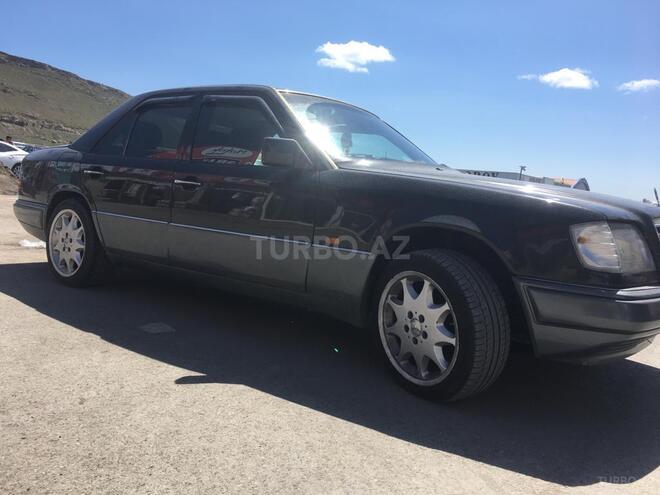 Mercedes E 220 1994, 270,000 km - 2.2 l - Bakı