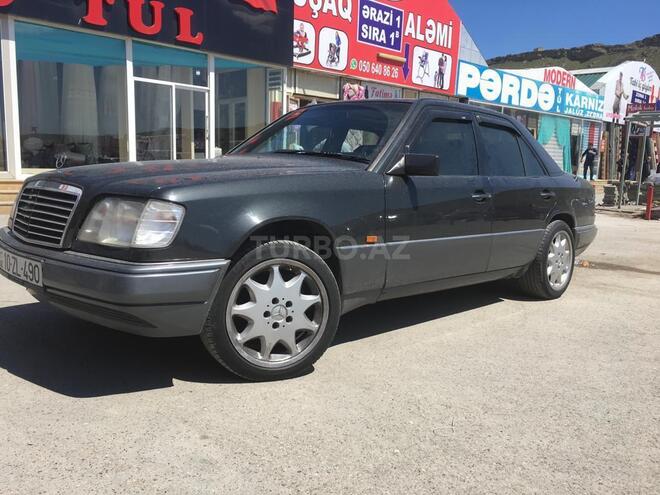 Mercedes E 220 1994, 270,000 km - 2.2 l - Bakı