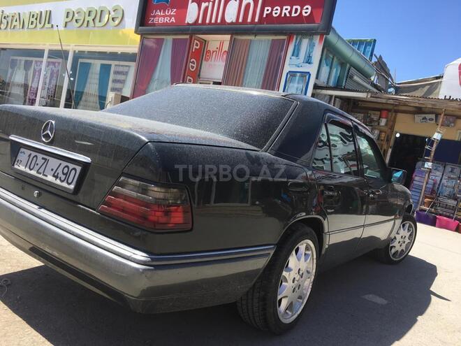 Mercedes E 220 1994, 270,000 km - 2.2 l - Bakı