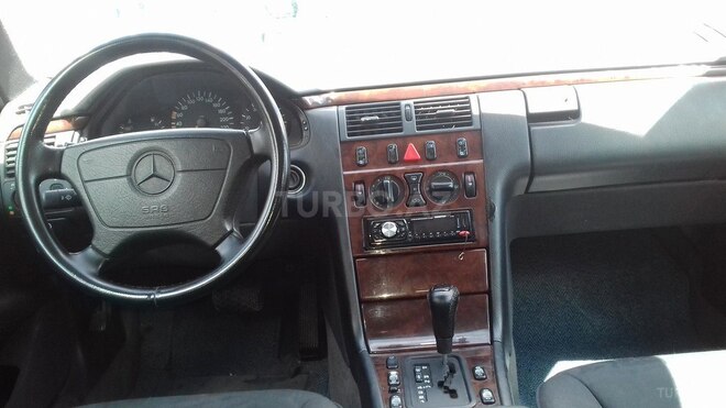 Mercedes E 230 1997, 276,345 km - 2.3 l - Bakı