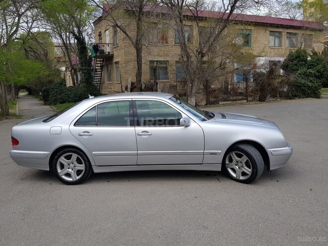 Mercedes E 220 1999, 317,000 km - 2.2 л - Sumqayıt
